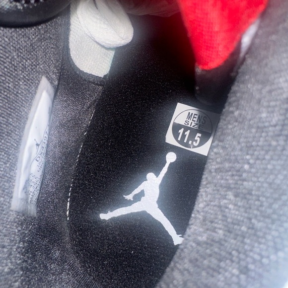 Jordan stadium 90 11.5 men’s White/Red/Black RARE NIB - Picture 8 of 9